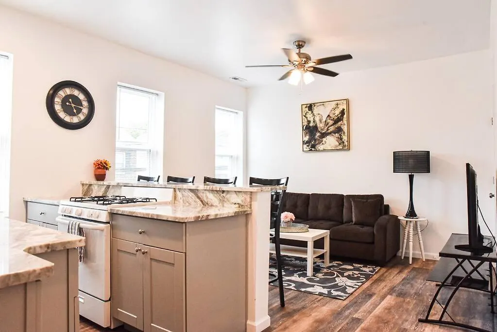 Beautiful Pittsburgh Home-Walkable Area W Parking 0*,  Estados Unidos da América